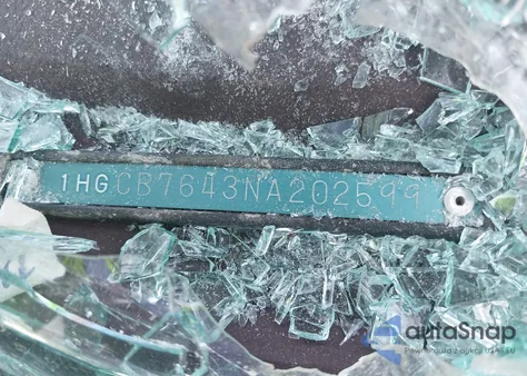 1992 Honda Accord Dx из США, поврежденный, VIN 1HGCB7643NA202599